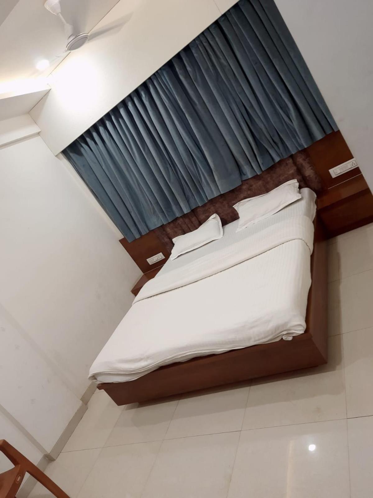 Hotel Murlidhar Rooms Kāsandra Kültér fotó